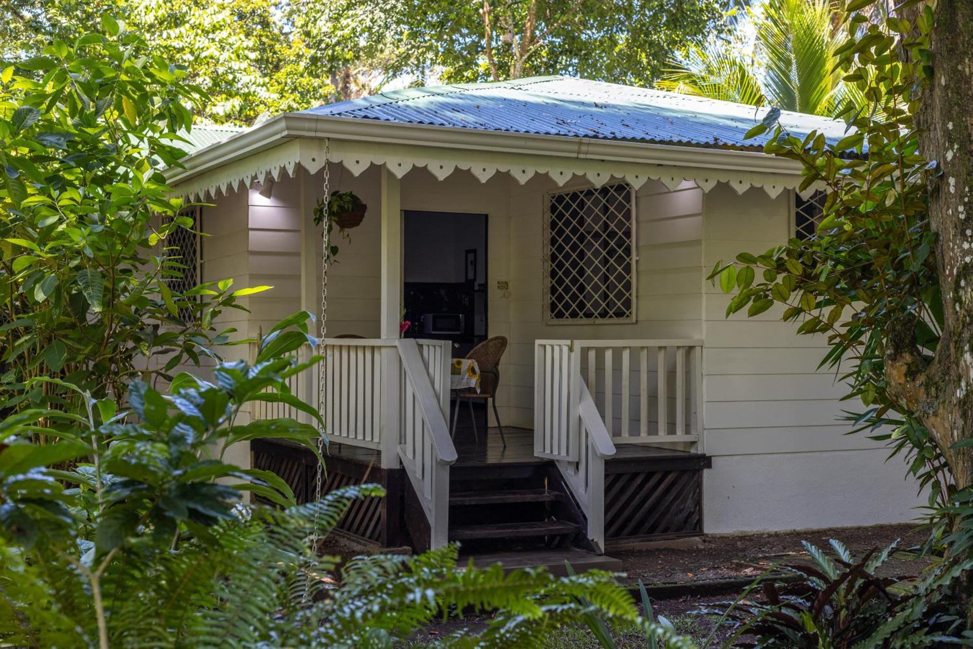 Playa Grande Lodge Cahuita Dış mekan fotoğraf